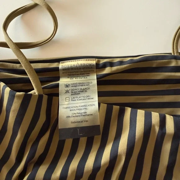 Boys + Arrows Top Size Large - Picture 3 of 3